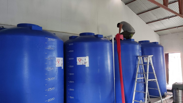 plastic-water-tank-cleaning-services